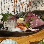 酒スタンド 魚蔵 - 刺身盛り合わせ