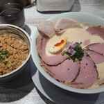 ラーメン家 あかぎ - 料理写真: