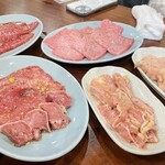 焼肉ホルモン 亀萬 - 