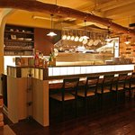 テシマ - お一人様でも落ち着けるカウンター