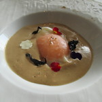 CROWN - 色々な茸のポワレと卵黄のラビオリセップ茸のモワルー