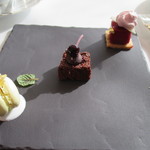 CROWN - ミニャルディーズ