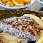 グリルとぽ - 粗挽きビーフハンバーグ　断面