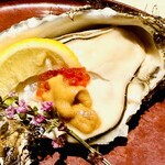 月と灯り - 厚岸産 痛風牡蠣 雲丹いくら乗せ