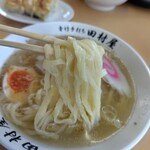 田村屋 - ﾁｮｲﾄ平たい手揉み縮れ麺