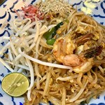 タイ・イサーン料理ヤムヤム - パッタイ