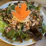 タイ・イサーン料理ヤムヤム 銀座 - ヤムムータクライ　豚ミンチとレモングラス、レタスのサラダ。なかなか辛かった！