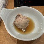 博多華味鳥 中洲本店 - 鍋は既に骨付き肉が煮上がって運ばれて来ました。