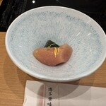 博多華味鳥 中洲本店 - 最初はお店の特製辛子明太子の前菜からスタート。