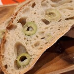 パン・デ・フィロゾフ - オリーブ 断面