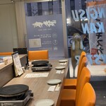 ジンギスカン×厚岸牡蠣  ラムグチカズヤ - 予約でもいっぱい