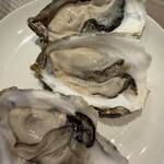 ジンギスカン×厚岸牡蠣  ラムグチカズヤ - 生牡蠣
