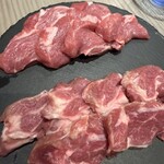 ジンギスカン×厚岸牡蠣  ラムグチカズヤ - オーストラリアチャックロール　下ニュージーランド