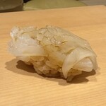 鮨 一二郎 - イカの王様と呼ばれしアオリイカ。「秋イカ」とも呼ばれ旬真っ盛り。甘くて美味しかった❤️