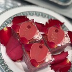 Tiffany Blue Box Café - 