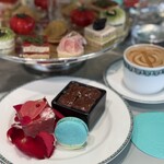 Tiffany Blue Box Café - 