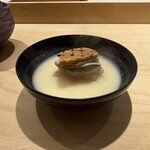 鮨 一二郎 - 本日のMVP⋆꙳︎︎⟡︎︎︎︎.·⋆꙳✮ 仙鳳趾牡蠣と炙りカラスミ大根の
      白味噌仕立て⋆꙳︎︎⟡︎︎︎︎.·⋆꙳✮