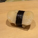 鮨 一二郎 - 帆立。ぷりっぷりやぞ❤️