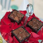 Tiffany Blue Box Café - 