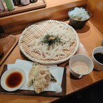 鎌倉みよし - かしわ天ざるしらす丼御膳：2470円