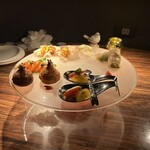 渋谷 Blue bird - 前菜アミューズ盛り合わせ、ドライアイスでゴージャスに！