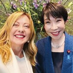 壁の穴 - Forza！Giorgia Meloni！