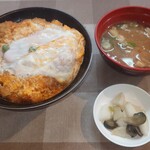 まるい食堂 - かつ丼(小)