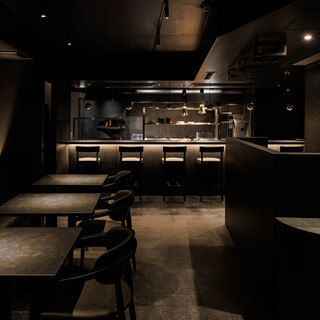 デートや特別な日はもちろん、カジュアルなシーンにも使える空間