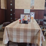 まるい食堂 - テーブル席