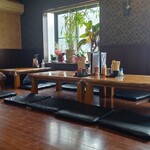 まるい食堂 - 小上がり席