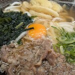 人力うどん - スタミナうどん　肉、ごぼ天、ワカメ、玉子と盛り沢山