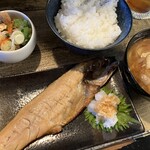 居酒屋もくもく - ほっけの干物、もつ煮、ご飯、具沢山味噌汁