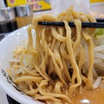 ラーメン 豚っち - 平打ちストレート麺