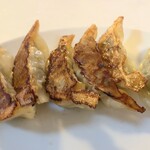 中華菜館 紅宝石 - 餃子 385円（税込）