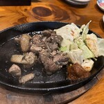 肴や だんじ - 博多地鶏の炭火焼き