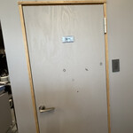 自家製麺 はし本 - 右奥にお手洗いあり