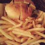 SMOKEHOUSE - チーズバーガー