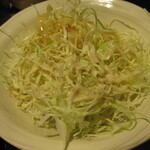 とんかつ新宿さぼてん - キャベツ　好みのドレッシングをかけて