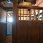 Gochisou Mura - 席間は仕切られており、個室感があります、プライバシーが確保されていますね