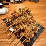 個室で味わう博多もつ鍋と手打ち焼き鳥 呑兵衛 新橋店 - 