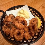 個室で味わう博多もつ鍋と手打ち焼き鳥 呑兵衛 新橋店 - 