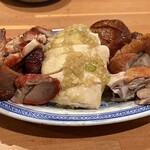 金陵 - 肉の３種盛り合わせ