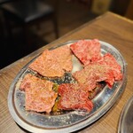  高知から来た焼肉屋 - 赤身5種盛り