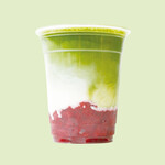 福岡県産あまおう苺加工販売所 伊都きんぐ - ドリンク写真:ストロベリー抹茶ラテ