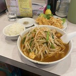 ベトコンラーメン新京 - 料理写真: