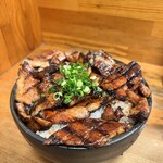 炭焼豚丼 豚野郎 - 