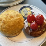 THE RITZ CARLTON Club Lounge - 