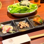 焼肉 十々 西麻布店 - 季節のキムチ、季節のナムル、本日の一品