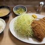 丸八とんかつ店 - 