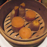椿 - オレンジ芋の蒸篭蒸し